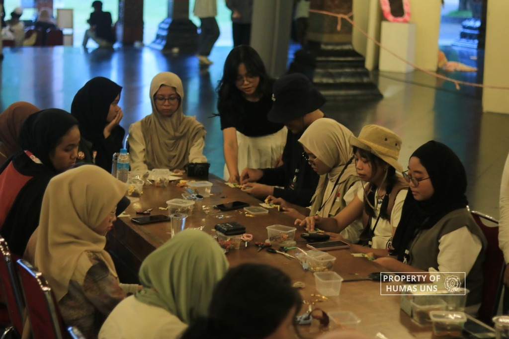 FSRD UNS Holds Creativity Collaboration Exhibition, Showcasing Creative and Innovative Ideas