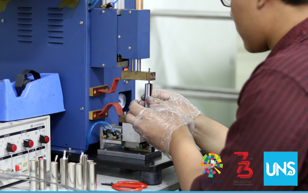 Baterai Lithium yang dikembangkan oleh program studi Teknik Kimia UNS.