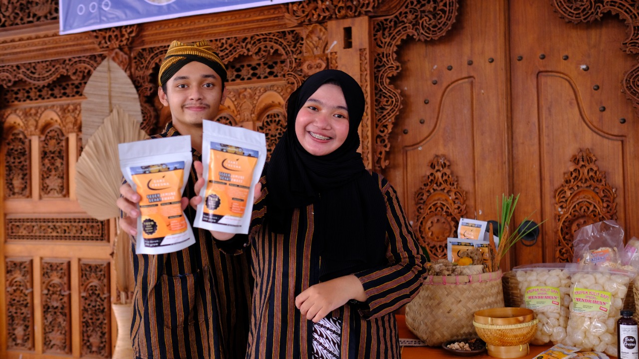 Dukung Produk Unggulan Lokal, Tim PHP2D Agridaya BEM FP UNS Launching Produk UMKM Desa Ngunut, Karanganyar