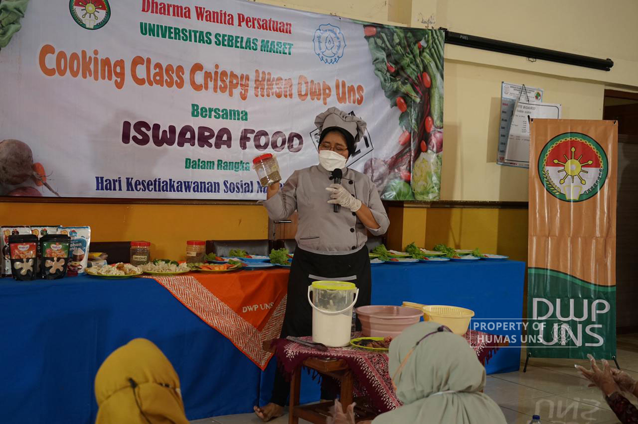 DWP UNS Gelar Kelas Memasak Bersama Iswara Food