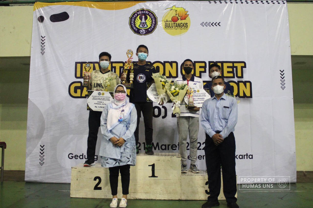 Mahasiswa FKOR UNS Raih Juara 3 Tunggal Putra Badminton INGCO UNY 2022