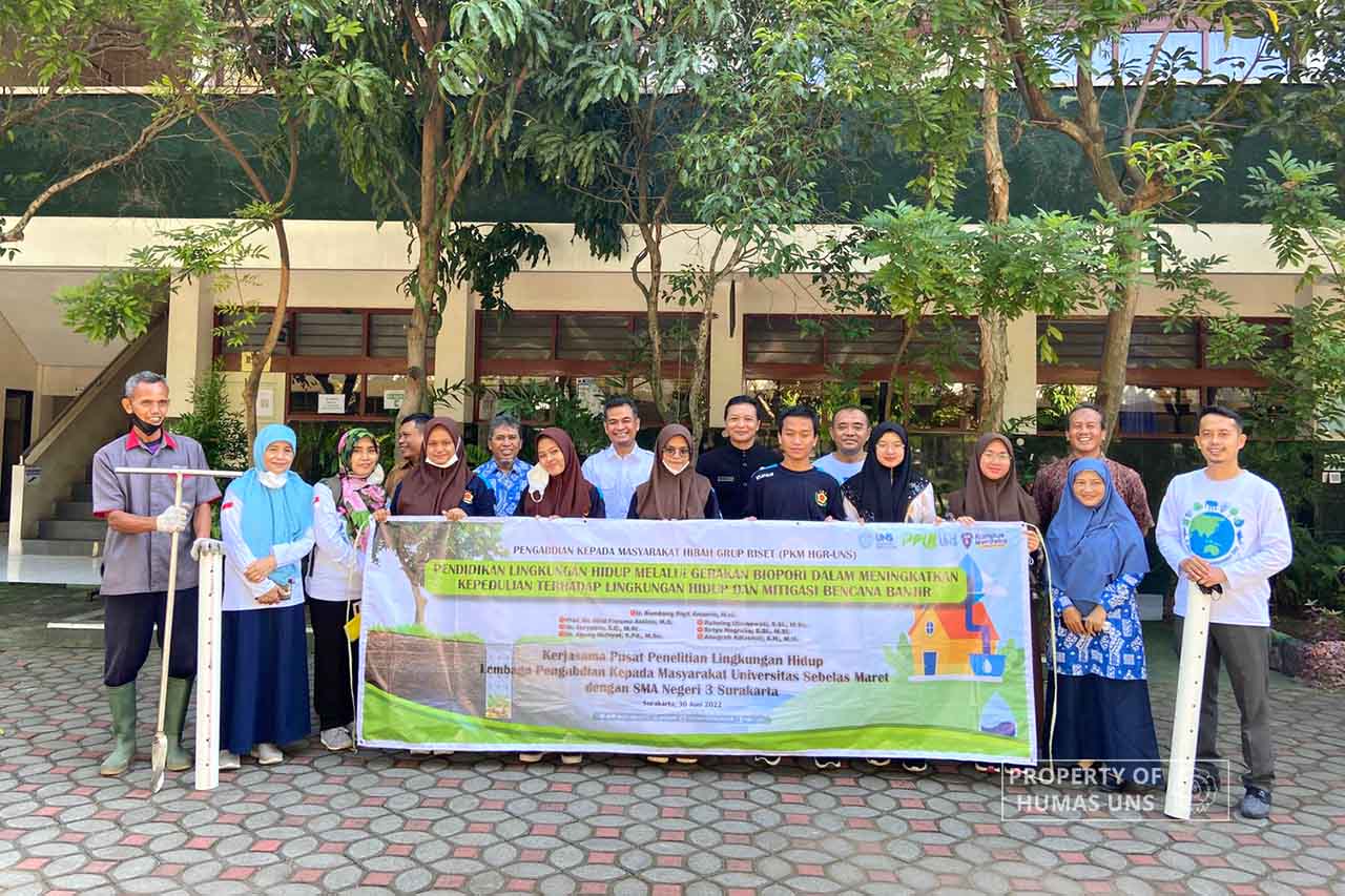 Tanamkan Sikap Peduli Lingkungan, PPLH UNS Gelar Pengabdian di SMA N 3 Surakarta