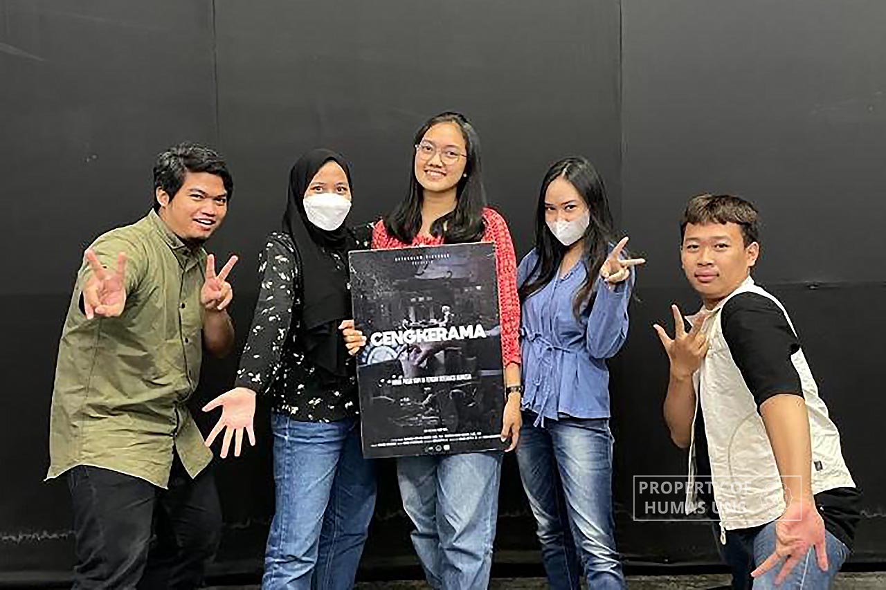 Membanggakan! Mahasiswa UNS Raih Juara 2 Film Dokumenter di Universitas Udayana Bali
