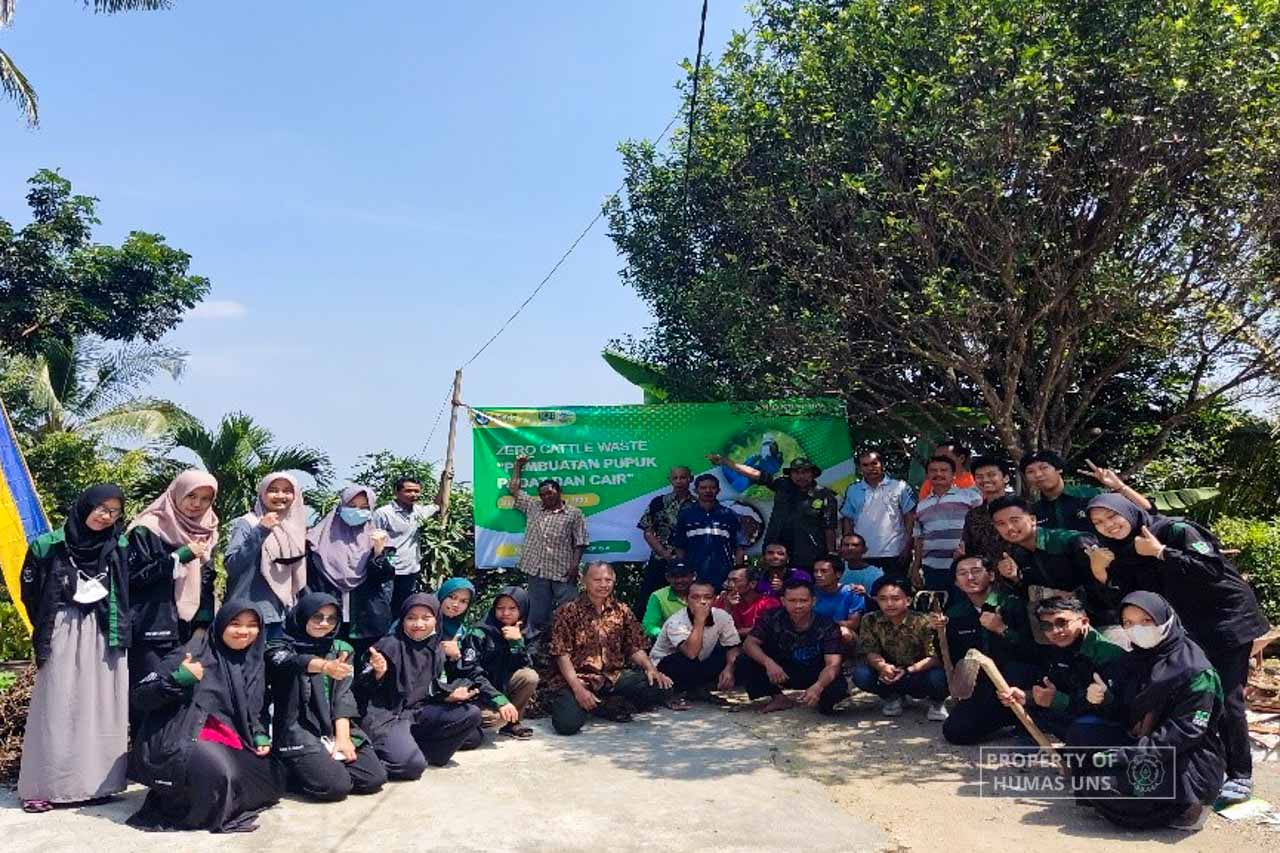 KSI FP UNS Mengadakan Pelatihan Pembuatan Pupuk Organik di Desa Menjing, Kabupaten Karanganyar
