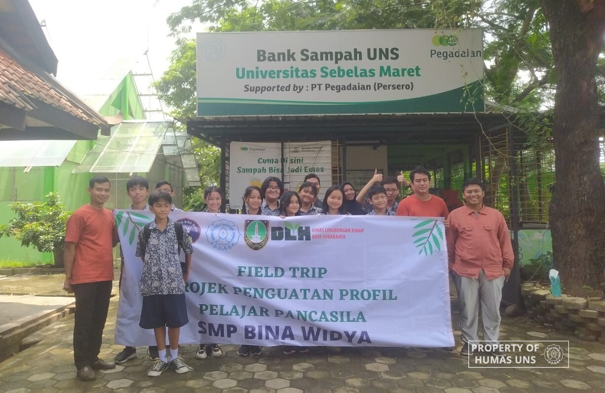 Bank Sampah FP UNS Ajarkan Tata Kelola Sampah kepada Pelajar SMP Bina Widya Surakarta