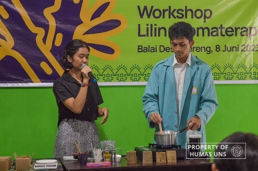 Dosen UNS Adakan Lokakarya Pembuatan Lilin Aromaterapi di Desa Pereng, Karanganyar