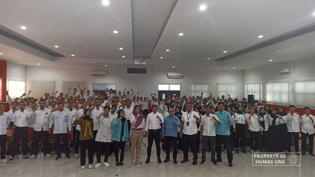 FKOR Dorong Motivasi Berprestasi Mahasiswa Baru dalam Kuliah Perdana
