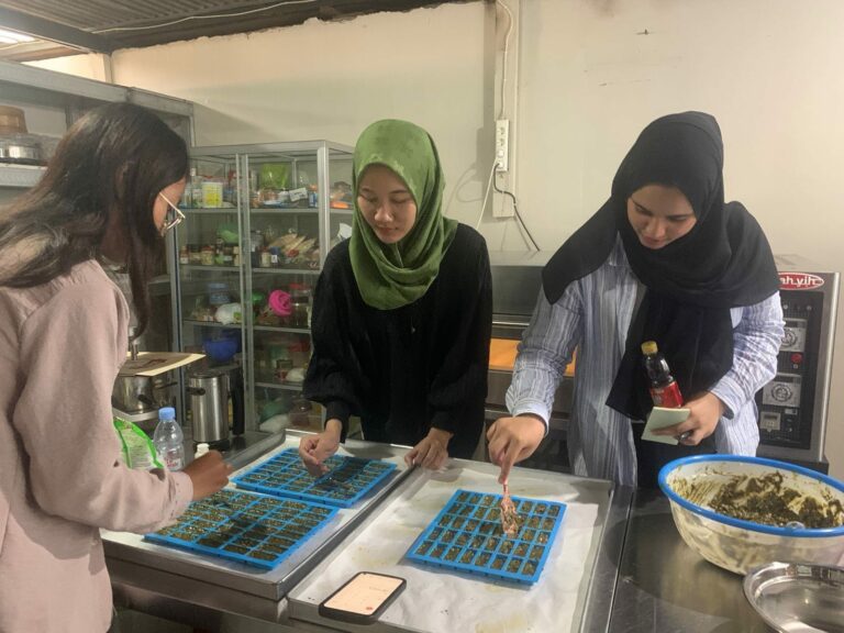 AVOBAR, Snack Bar Inovasi Mahasiswa UNS untuk Mengurangi Dysmenorrhea