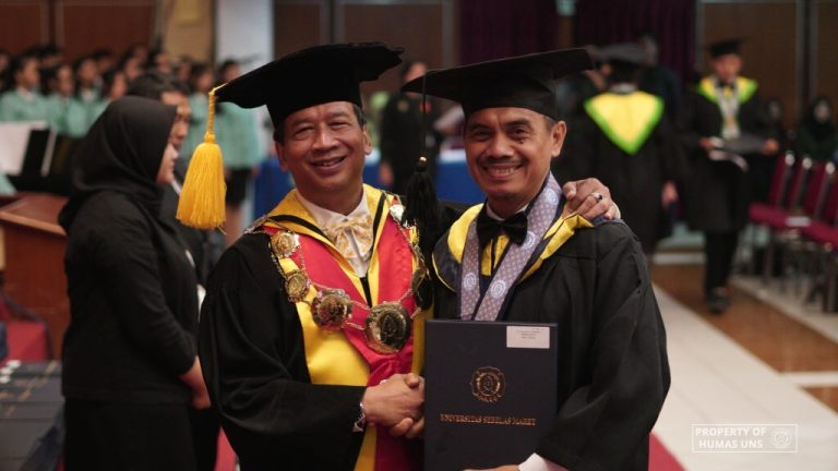 Bertepatan dengan Hari Sumpah Pemuda, Rektor: Relevan dengan Kerja Keras Wisudawan