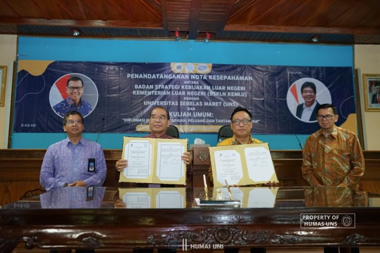 FMIPA UNS Tandatangani Kerja Sama dengan Pusat Strategi Kebijakan IKAD BSKLN Kemenlu RI