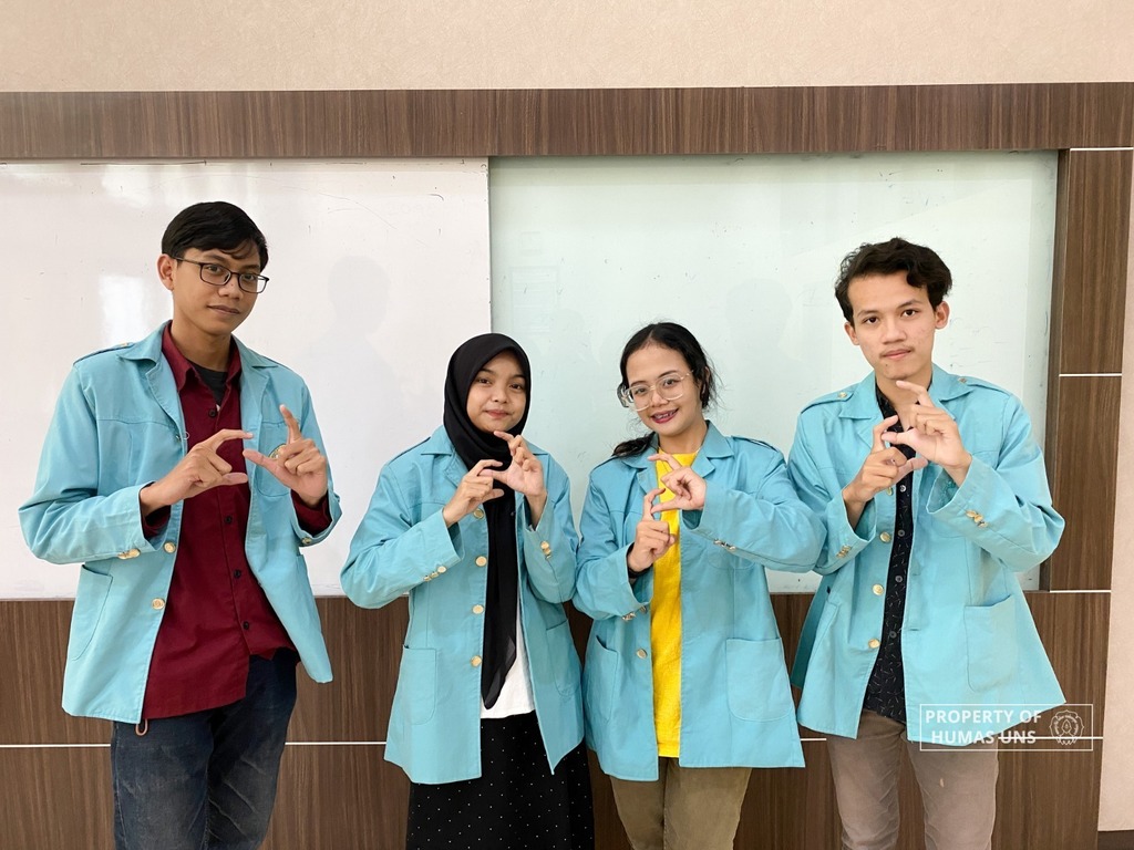 Mahasiswa UNS Berhasil Kembangkan Sarung Tangan Penerjemah Bahasa Isyarat