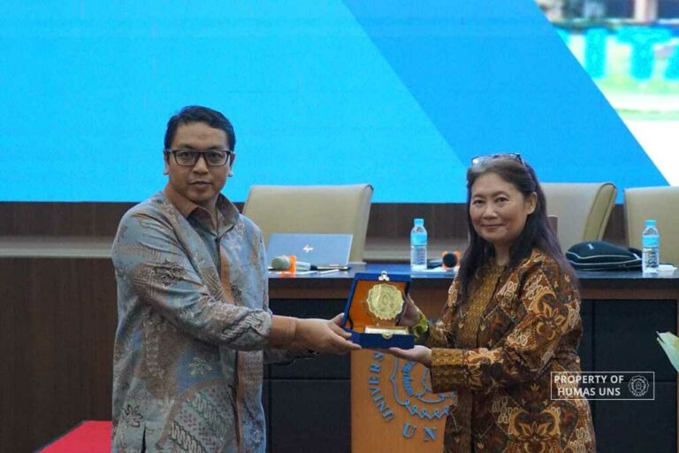 UNS Terima Kunjungan Tim SAKIP Universitas Airlangga