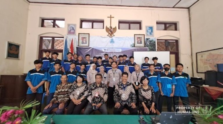 Mahasiswa Kampus Mengajar UNS Adakan Seminar di SMKS Kristen Margoyudan, Surakarta