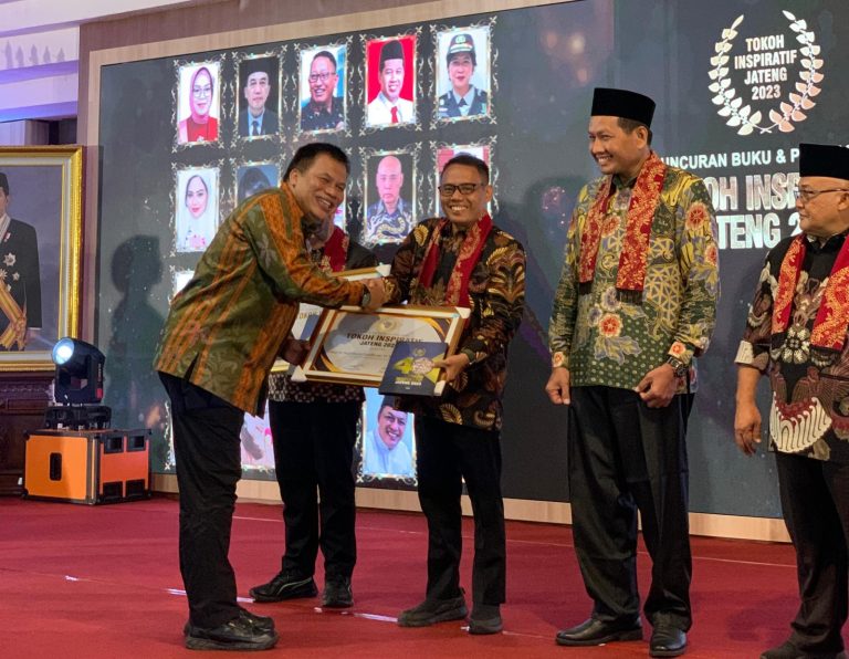Guru Besar FKIP UNS Masuk Jajaran 40 Tokoh Inspiratif Jawa Tengah 2023