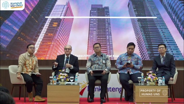 Fintech Center UNS Bahas Outlook Ekonomi dan Keuangan Global pada 2024