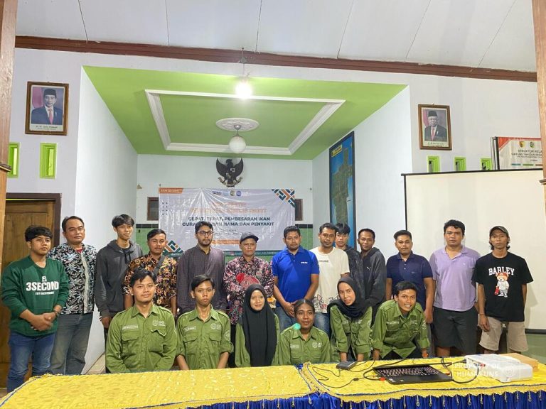 Mahasiswa KKN UNS, Kembangkan Perikanan Lokal di Desa Panjerejo, Tulungagung