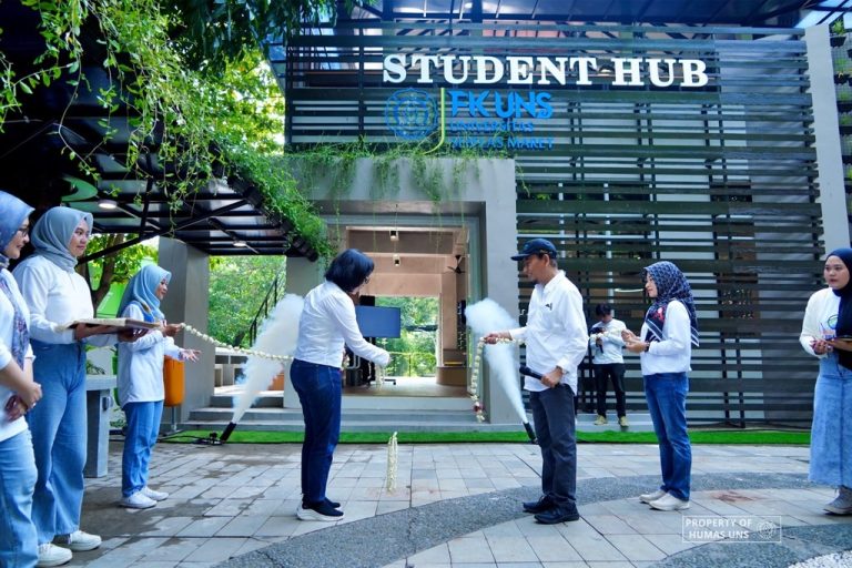 Plt. Rektor Resmikan Student Hub, Studio Musik dan Gedung Pascasarjana FK UNS