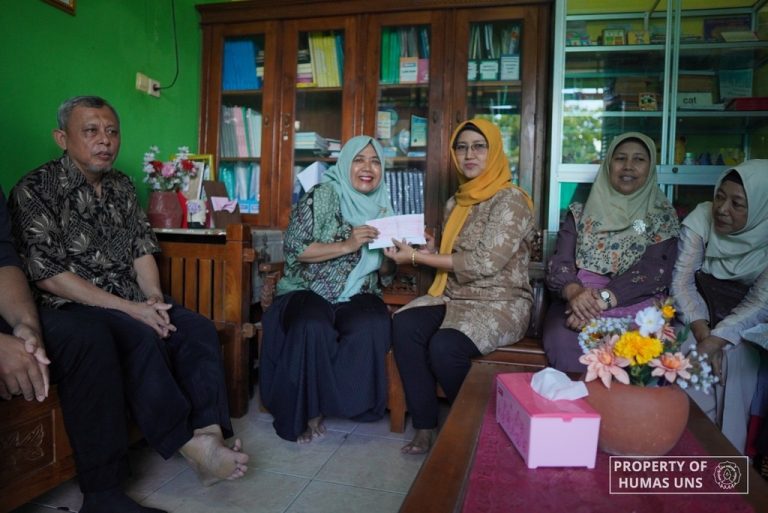 Peduli Pendidikan Inklusi, FMIPA UNS Kunjungi SLB Anugerah