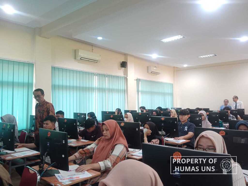 Panitia SNPMB Pusat Melakukan Monitoring UTBK SNBT di UNS – Universitas Sebelas Maret 3 Panitia SNPMB Pusat Melakukan Monitoring UTBK SNBT di UNS 1