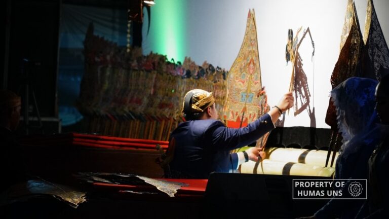 Peringati Dies Natalis ke-48, UNS Gelar Pagelaran Wayang Kulit Abiyasa Boyong