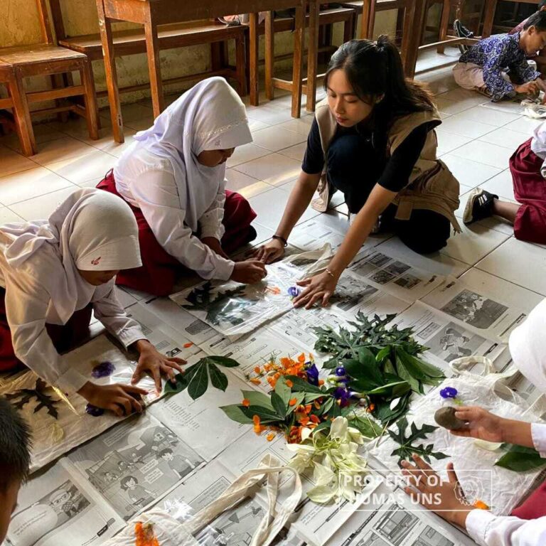 Tim MBKM UNS Adakan Ecoprint Workshop Bersama Siswa SDN 02 Melikan, Klaten