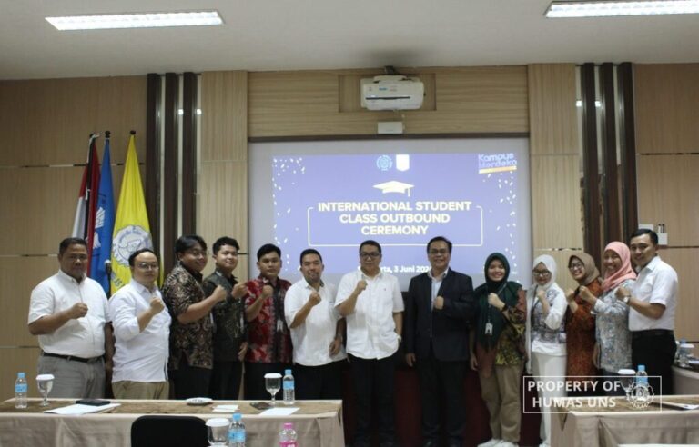Enam Mahasiswa FEB UNS Ikuti Short Course di Osaka University