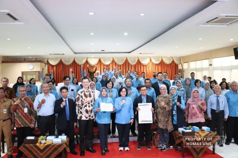 Perkuat Pelayanan Publik, FISIP UNS Canangkan Zona Integritas