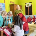 Prodi D-3 Farmasi UNS Gelar Pelatihan Pembuatan Lulur Tradisional dari TOGA