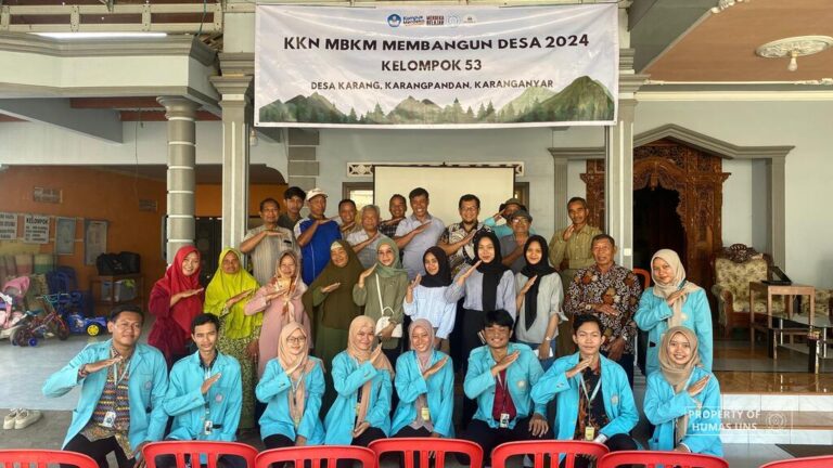 Mahasiswa UNS dan Warga Dusun Karang Wetan Melaksanakan Program KKN Bertema Pertanian Organik