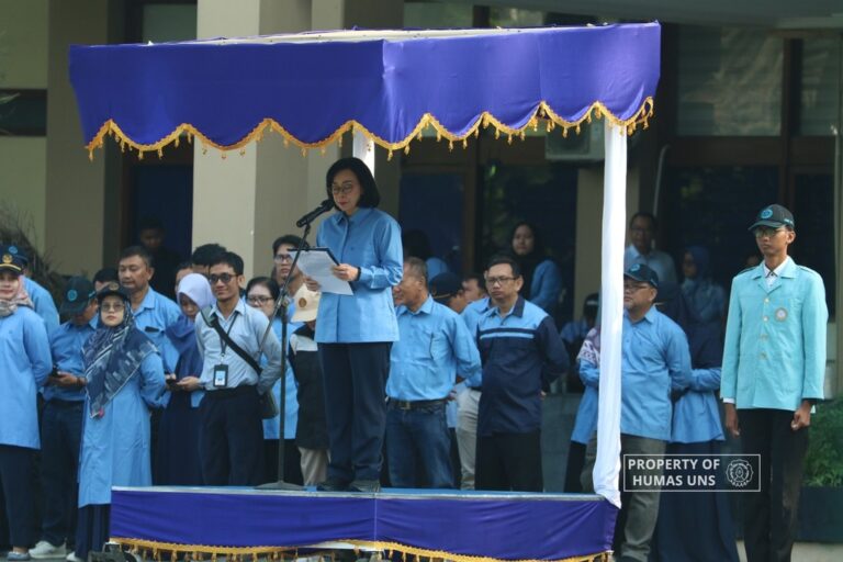 Plt. Rektor Berikan Pesan Saat Pelapasan Mahasiswa KKN