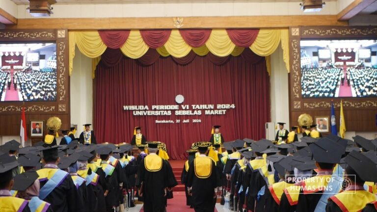 Plt. Rektor UNS Mewisuda 826 Wisudawan Periode VI Tahun 2024