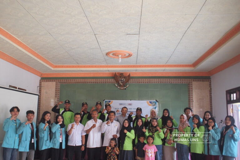 Berkolaborasi dengan DLH Magetan, KKN Kelompok 158 UNS Sosialisasikan Bank Sampah