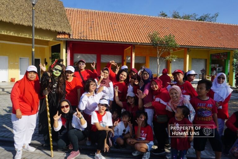 KKN Kelompok 198 UNS Bersama Karang Taruna Krida Utama Desa Ngargorejo, Boyolali Gelar Pentas Seni Kerajinan Tangan