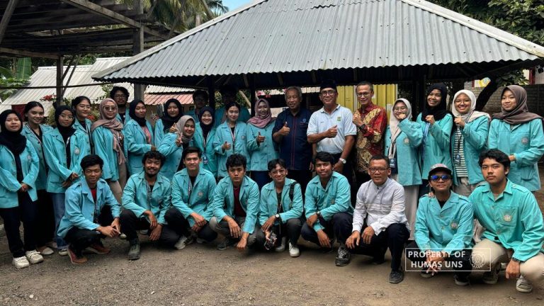 Pimpinan UNS Melakukan Monitoring KKN di Desa Gumantar, Lombok Utara, NTB