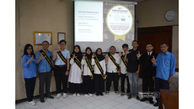 UPT Perpustakaan UNS Serahkan Penghargaan kepada Duta Baca, Sahabat Perpustakaan dan Pemustaka Teraktif