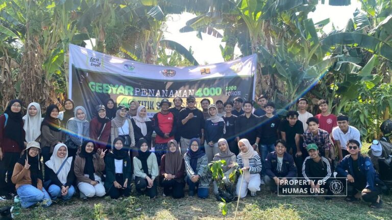 Gaungkan Penghijauan, Paguyuban KSE UNS Tanam 40 Bibit Pohon di Sowijayan, Surakarta