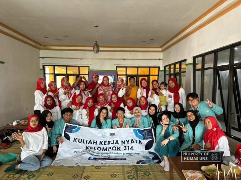 Mahasiswa KKN UNS Gelar Sosialisasi dan Praktik Posyandu ILP