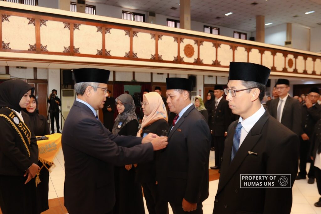 Rektor Lantik dan Ambil Sumpah Pejabat di Lingkungan UNS