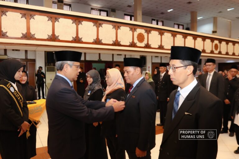 Rektor Lantik dan Ambil Sumpah Pejabat di Lingkungan UNS