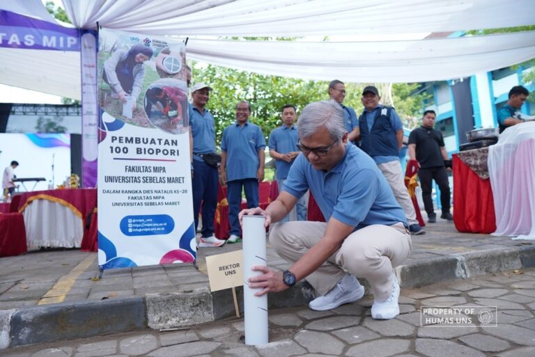 FMIPA UNS Buat 100 Titik Lubang Biopori untuk Mendukung Program Green Campus