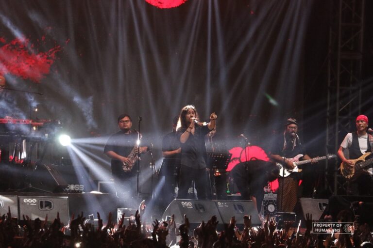 Malam Penutupan ARTEFAC UNS 2024 Berlangsung Meriah! Juicy Luicy dan Dewa 19 Bawakan Lagu-Lagu Hits