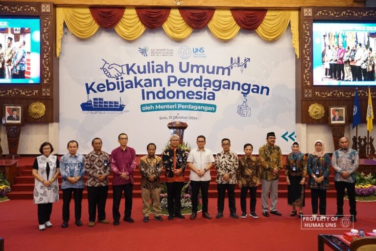 Pulang Kampung ke UNS, Mendag Beri Kuliah Umum Kebijakan Perdagangan Indonesia