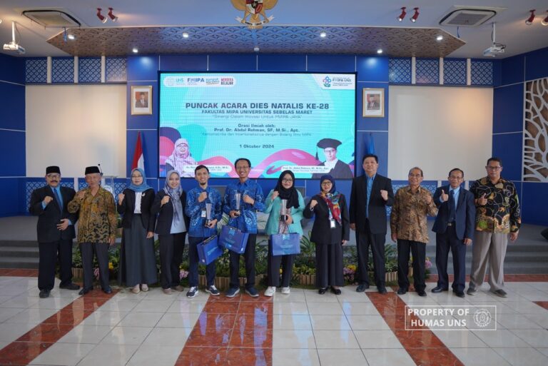 Puncak Dies Natalis, FMIPA UNS Hadirkan Prof. Abdul Rohman Menyampaikan Orasi Ilmiah