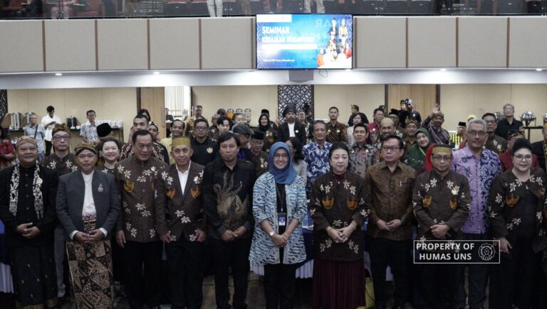 FIB UNS dan PUI Javanologi Menggelar Seminar Kerajaan Nusantara