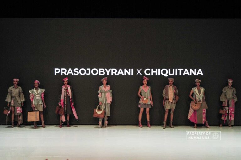 Mahasiswa Kriya Tekstil FSRD UNS Berkolaborasi dengan Prasojobyrani Lurik Prasojo di Urban Fashion 2024