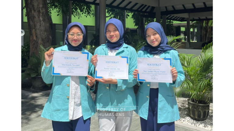 Mahasiswa Prodi Kebidanan UNS Sabet Juara 1 Lomba Poster Publik National Health Competition 2024
