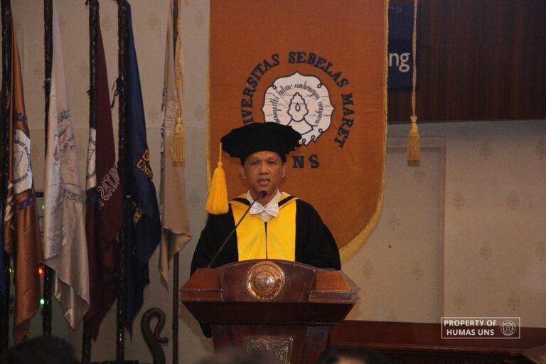 Prof. Dr. Winarno, S.Pd., M.Si., Dikukuhkan sebagai Guru Besar Bidang Penilaian Pembelajaran Pendidikan Kewarganegaraan