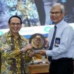 UNS Gandeng OJK Gelar Kuliah Umum Outlook Ekonomi dan Sektor Keuangan 2025