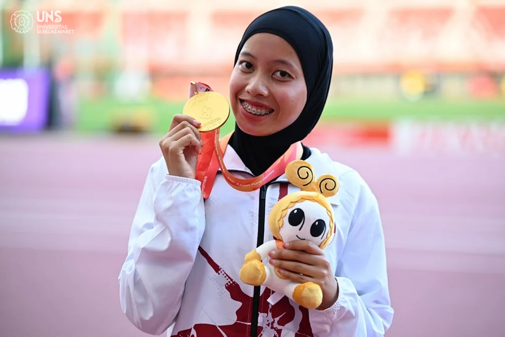 Dua Mahasiswa UNS Raih Medali di Asian Para Games 2026