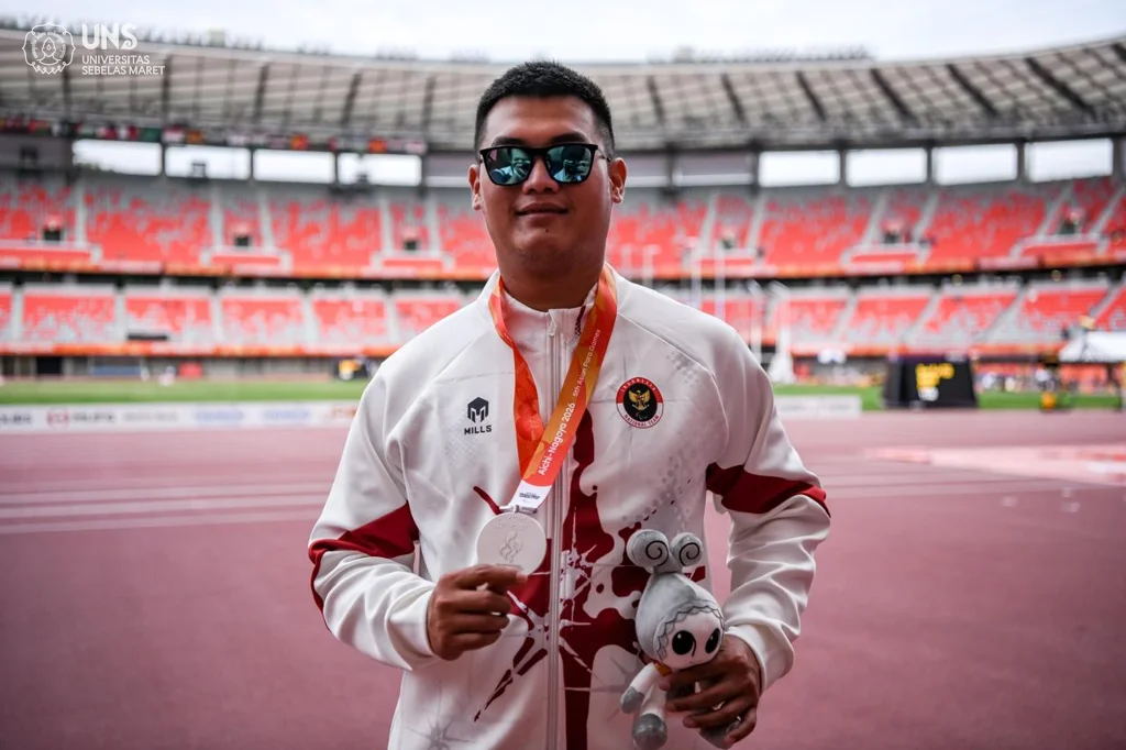 Dua Mahasiswa UNS Raih Medali di Asian Para Games 2026